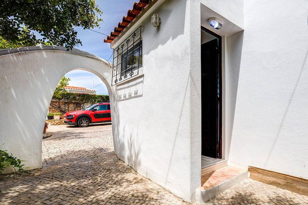 Geheel appartement, Three studio apartments & private pool in tranquil garden in Carvoeiro 49803/Al in Carvoeiro, Lagoa