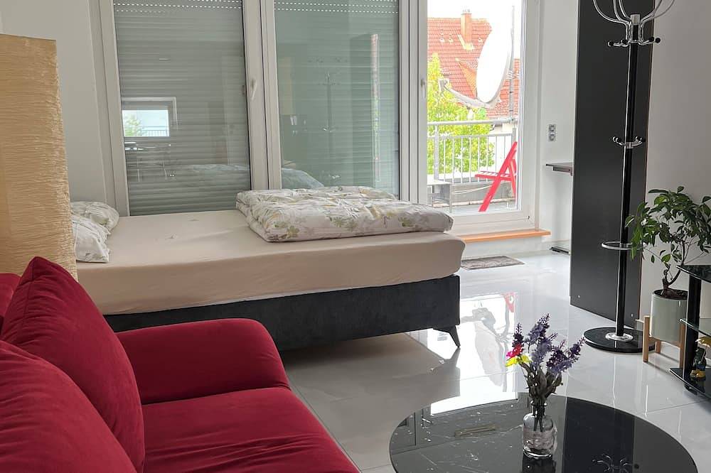 Ganze Wohnung, Delightful Studio with Balcony near Hockenheimring in Hockenheimring, Hockenheim
