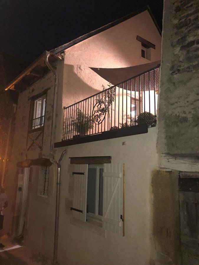 Two-Bedroom House in Saint-Côme-d'Olt, Parc naturel régional de l'Aubrac