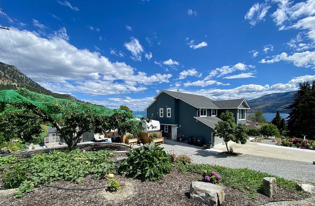 Peachland Lakehouse in Peachland, Regional District of Central Okanagan