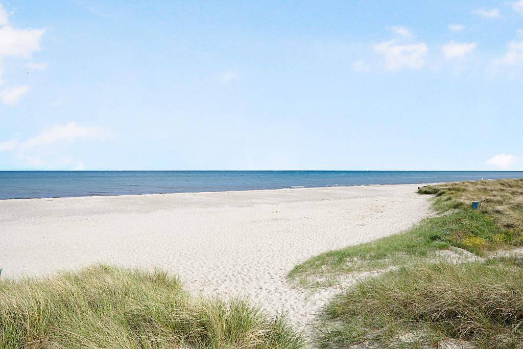 Gemütliches Ferienhaus am Grenaa Strand – Familienfreundlich und nur 150 Meter vom Meer entfernt in Grenå Strand, Grenaa