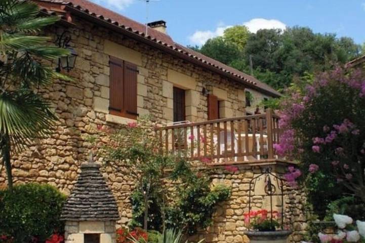Location de vacances pour 4 personnes, avec terrasse et jardin à Vitrac