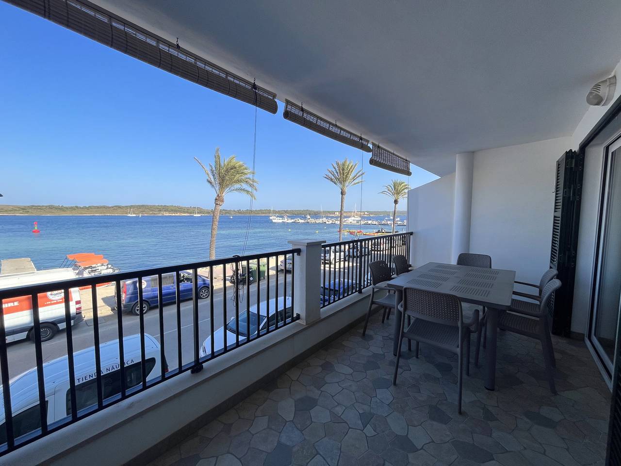 Apartamento entero, Apartamento de vacaciones para 5 personas con balcón in Fornells, Es Mercadal