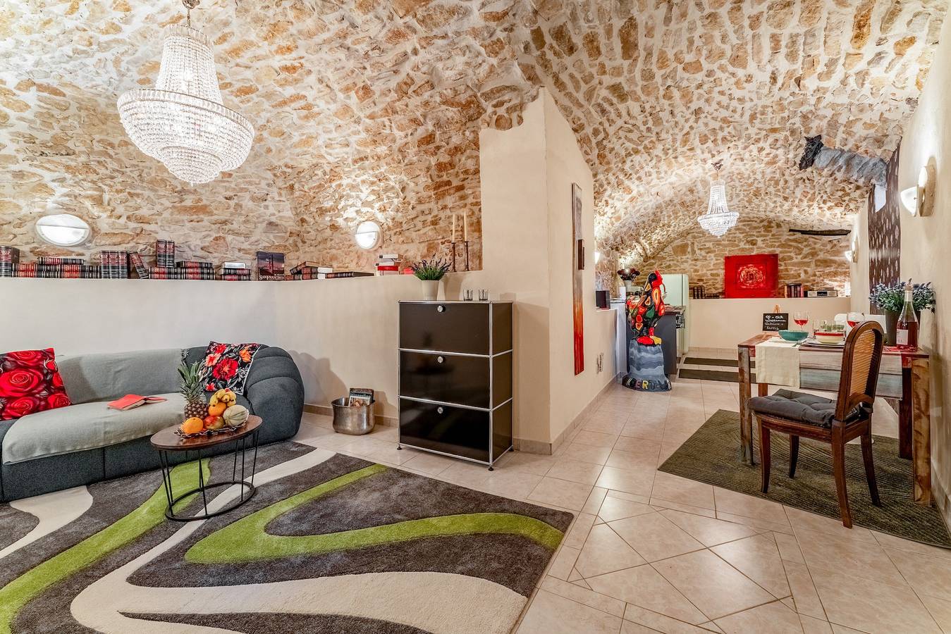 Ganze Wohnung, Apartment 'Gite Vert - Paradis De Provence' mit gemeinsamer Terrasse und Wlan in Le Pin, Nimes und Umgebung
