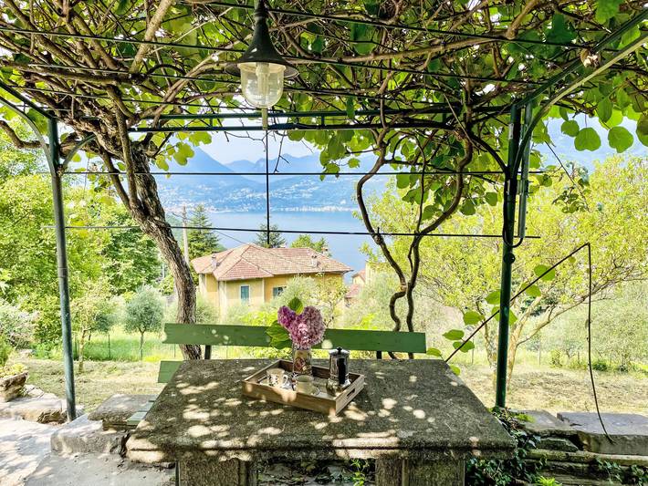 Ferienhaus für 6 Personen, mit Terrasse und Garten sowie Seeblick am Comer See