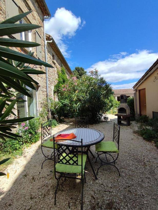 Location de vacances pour 4 personnes, avec vue et piscine ainsi que jardin et terrasse, animaux acceptés à Sanilhac - 2