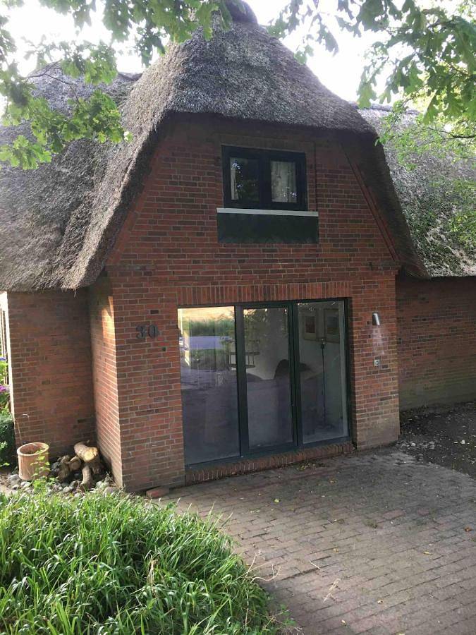 Ferienhaus unter Reet vor den Toren Sylts in Aventoft, Nordfriesland