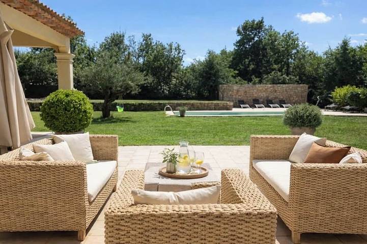 Location de vacances pour 6 personnes, avec jardin et terrasse à Saint-Vallier-de-Thiey