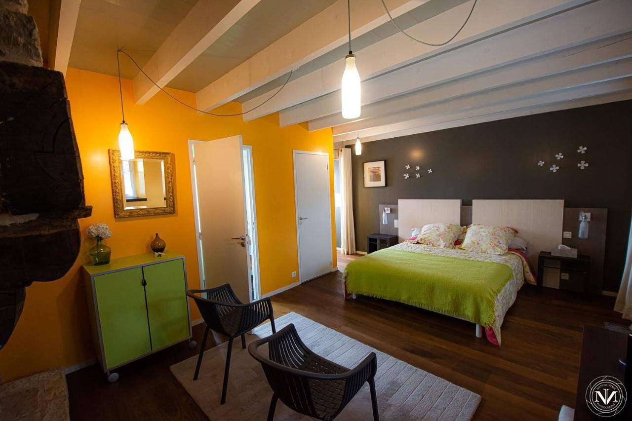 Large Double Room in Arzano, Région de Quimper
