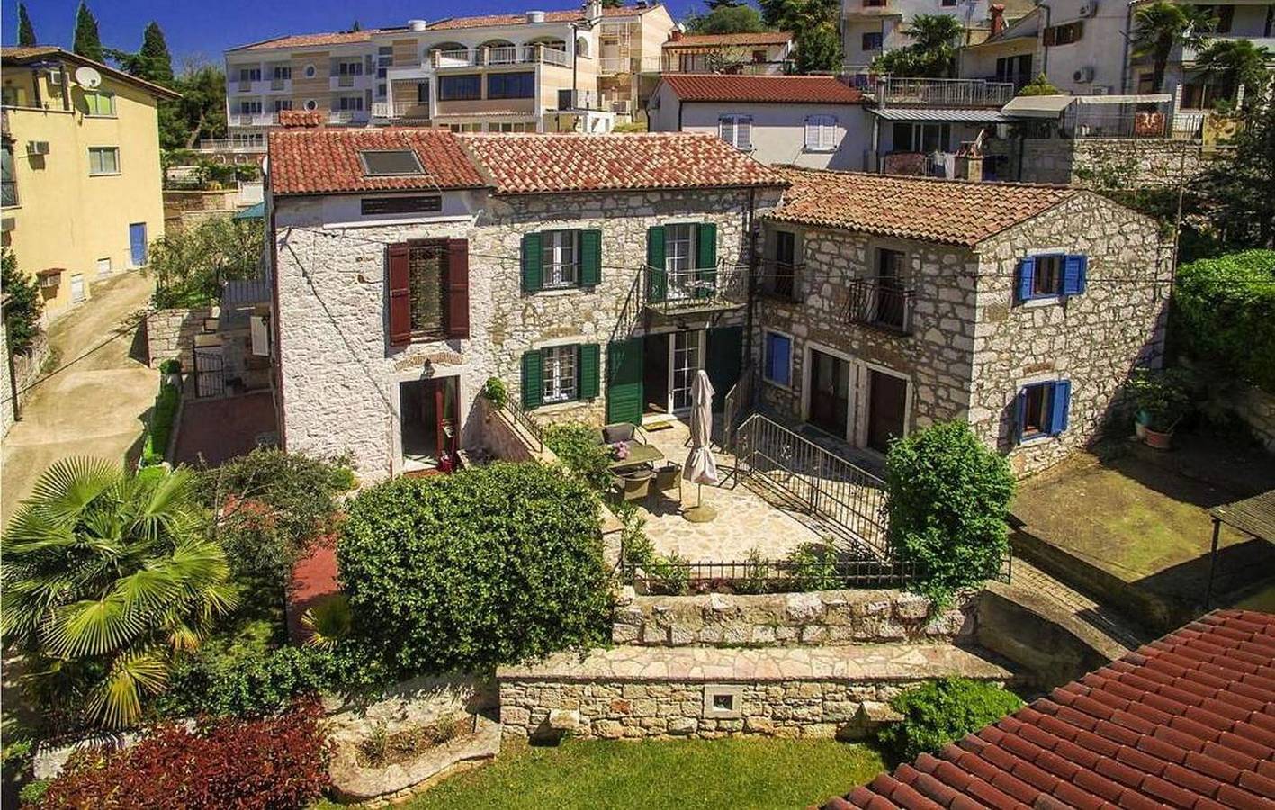 Rustikales Steinhaus nur 300 Meter zum Strand mit Meerblick, Grill, Terrasse in Vrsar, Općina Vrsar