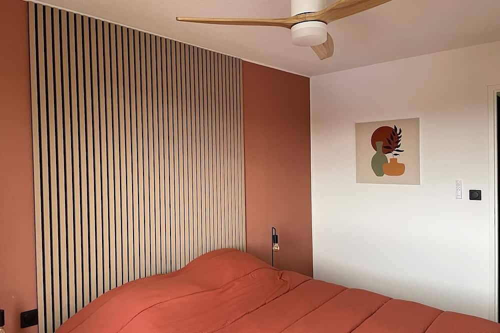 Entire apartment, Aux Cyprès du Littoral in Poussan, Côte d'Améthyste