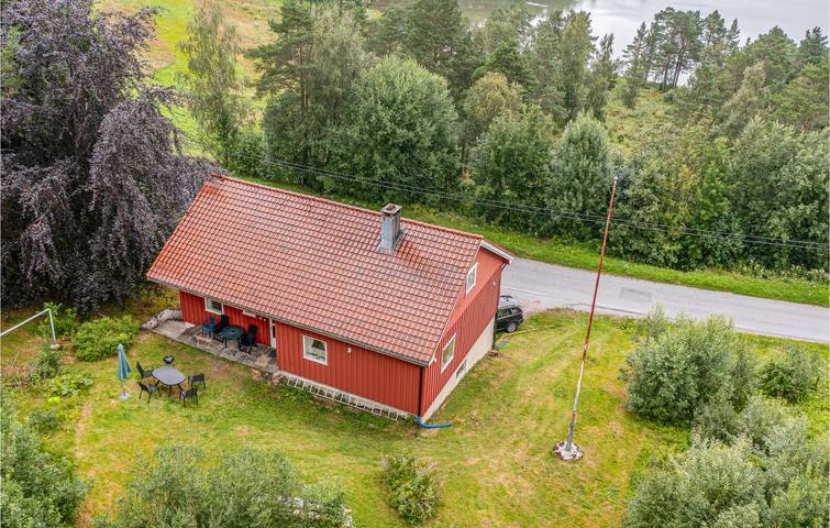 Ferienhaus für 8 Personen mit Garten in Vestnes, Nördliches Fjordnorwegen