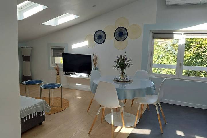 Ganze Wohnung, Die Landschaft am Meer in La Cadière-d'Azur, Mittelmeerküste (Frankreich)