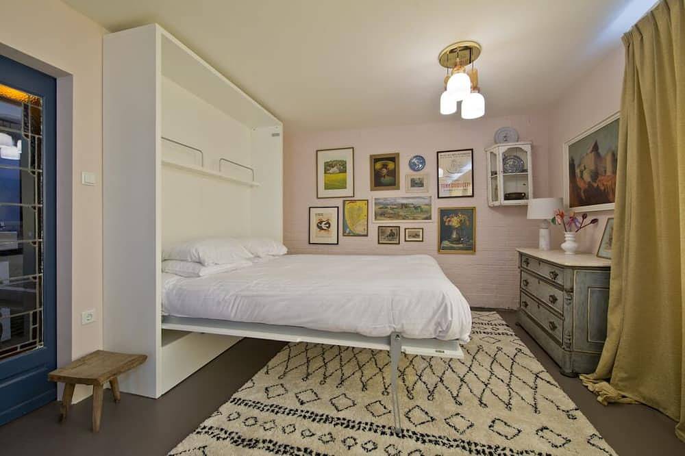 Romantic Studio in heart of Westenschouwen — 5 min from the beach! in Burgh-Haamstede, Zeeuwse Kust