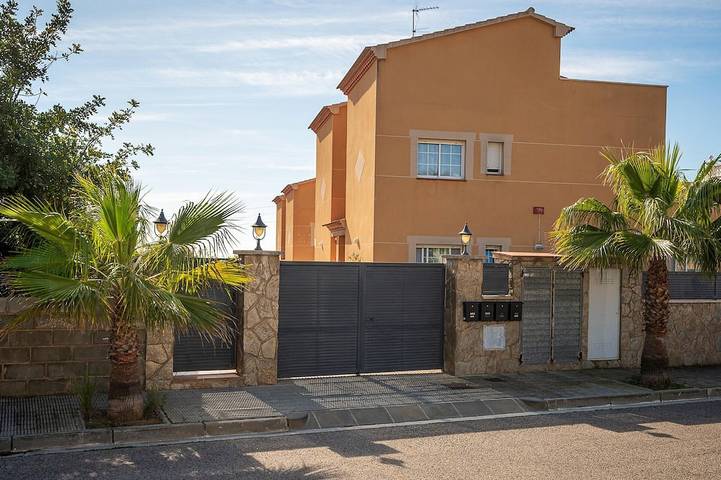 Holiday home for 8 people, with terrace and pool - 1