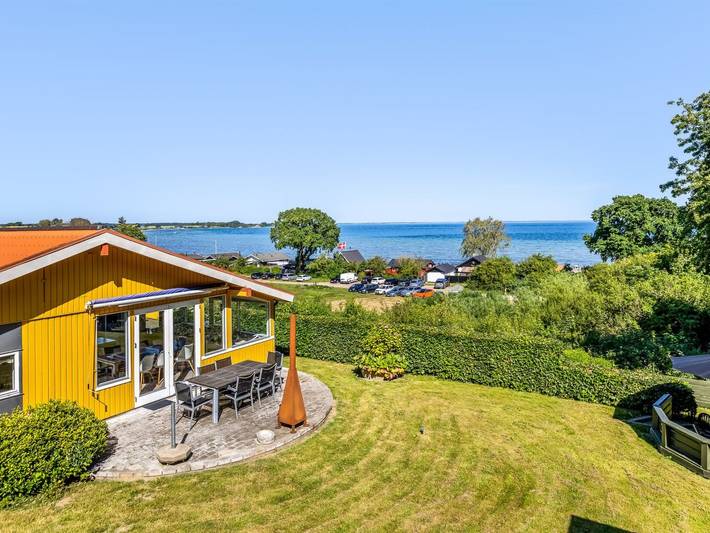 Ferienhaus für 8 Personen, mit Terrasse in Binderup Strand