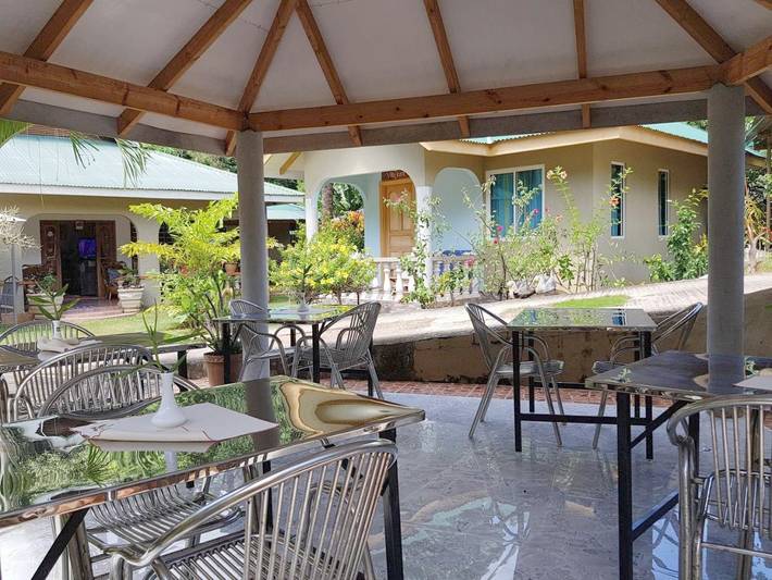 Gîte pour 7 personnes, avec vue ainsi que jardin et terrasse dans La Digue - 3