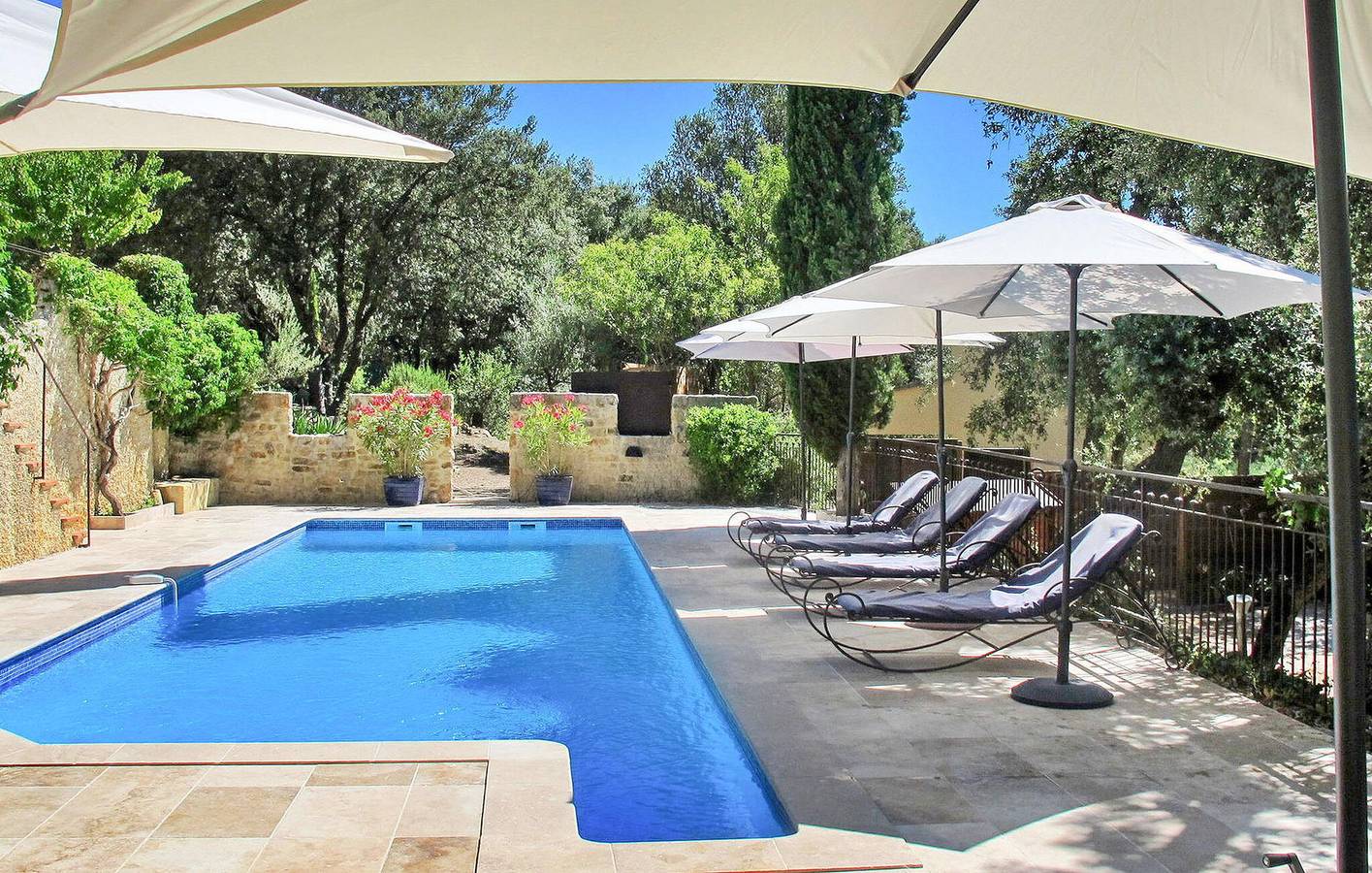 Appartement confortable de 250 m2 avec climatisation, piscine, parking et WiFi in Correns, Région de Brignoles
