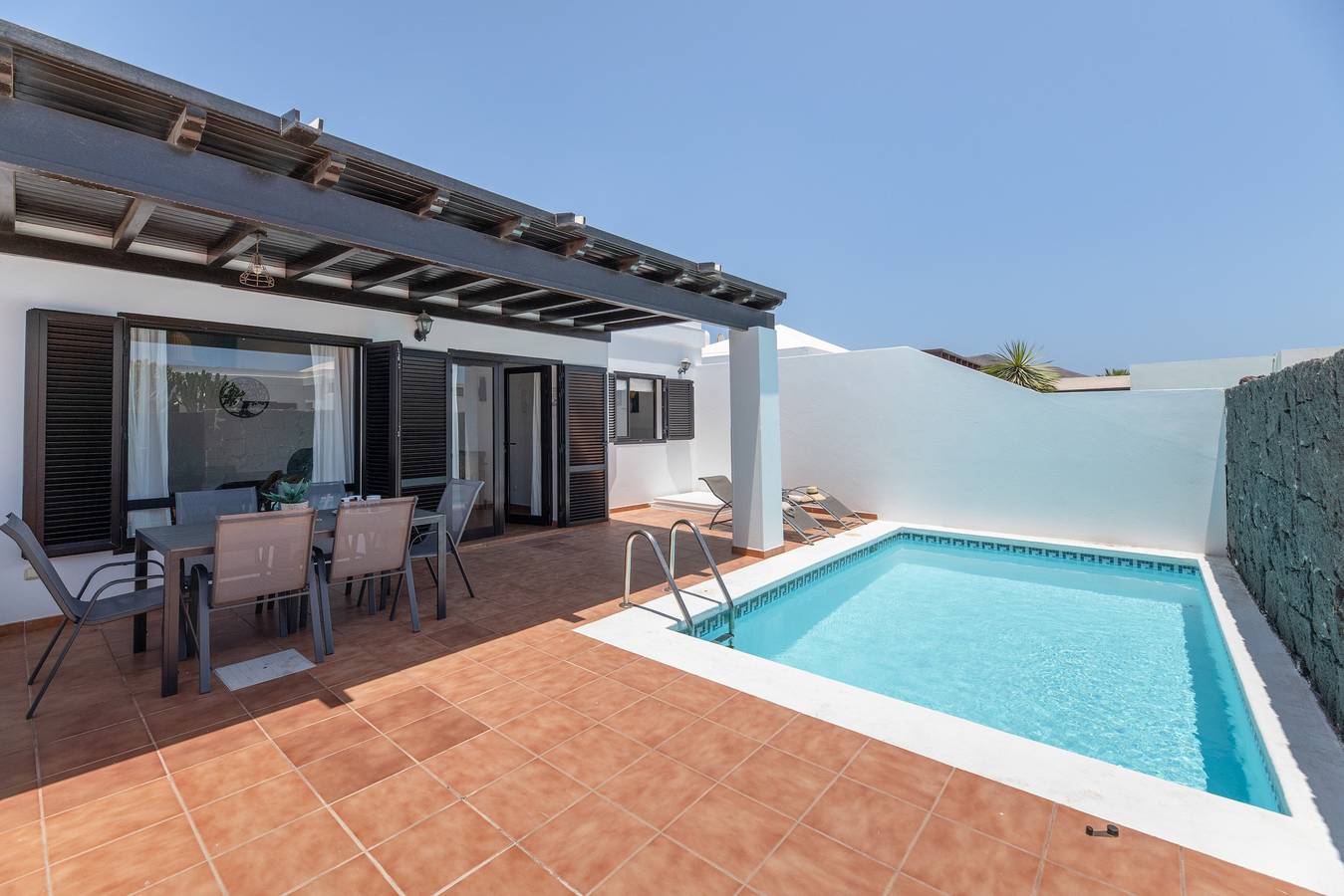 Ferienvilla 'Vera' mit Bergblick, privatem Pool und Wlan in Playa Blanca, Yaiza