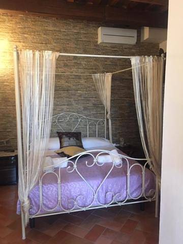 Ferienwohnung für 4 Personen, mit Terrasse und Garten sowie Ausblick in San Giuliano Terme