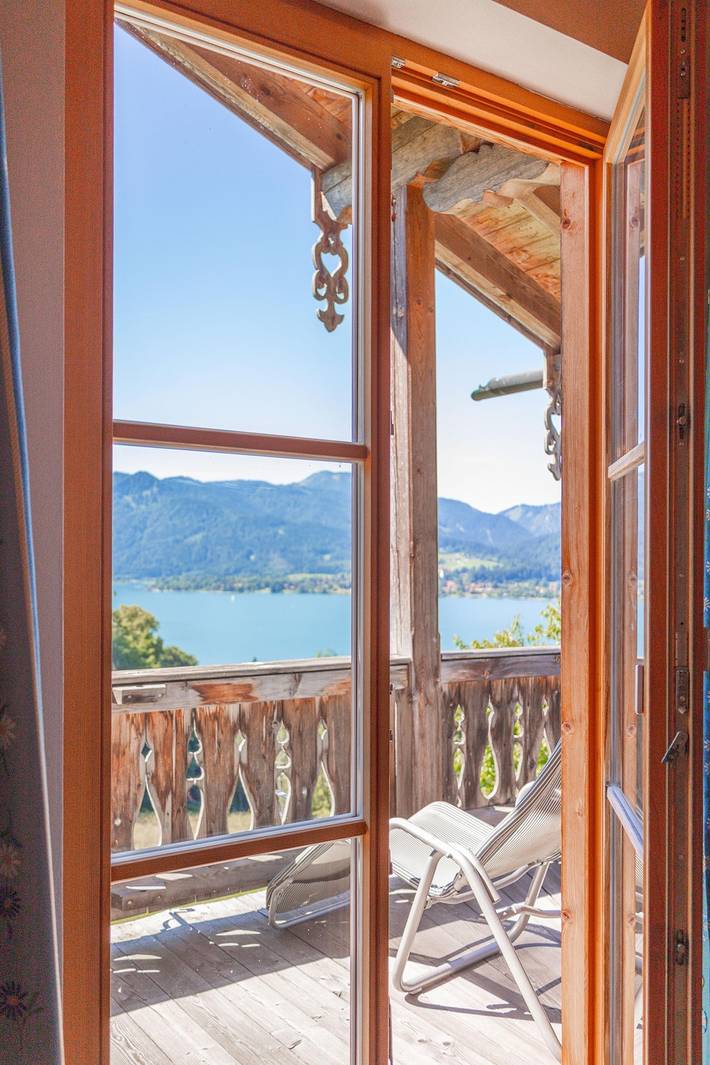 Entire holiday apartment, Holiday apartment for 4 people with balcony in Gmund, Bavarian Alps