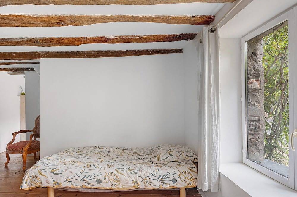 Chambre Familiale avec terrasse partagée, jardin commun et Wi-Fi in La Possonnière, Vallée de la Loire