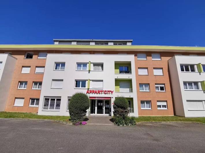 Chambre d’hôte pour 5 personnes, avec Balcon et Terrasse ainsi que Jardin et Vue