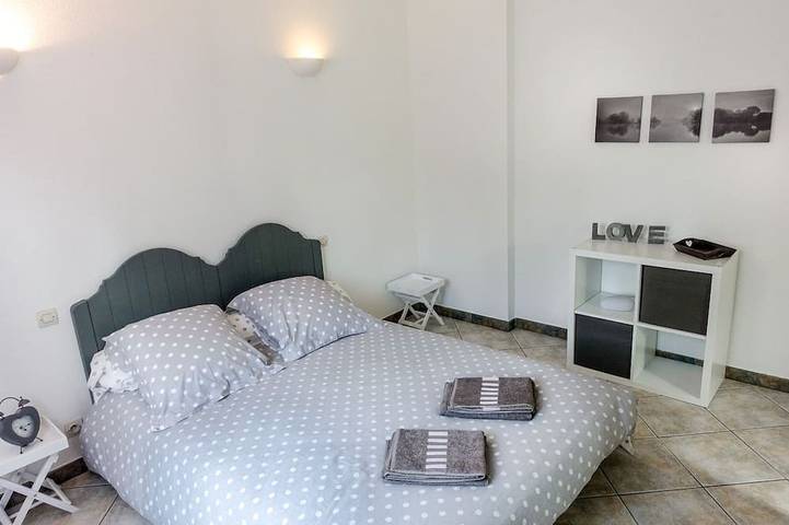 Location de vacances pour 6 personnes, avec terrasse et jardin, animaux acceptés à Ventenac-Cabardès - 2