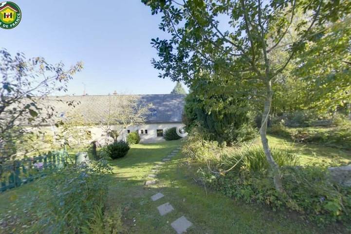 Gîte pour 6 personnes, avec jardin, animaux acceptés à Roussillon-en-Morvan