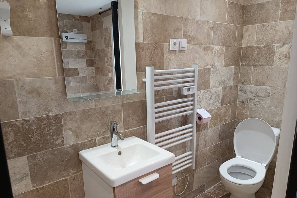 Chambre 2 pers. avec salle d'eau et wc in Saint-Pardon-de-Conques, Région de Langon