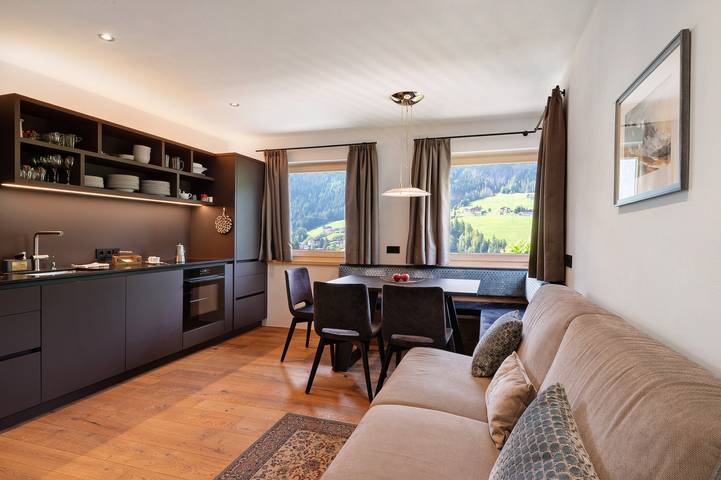 Ferienwohnung für 7 Personen, mit Balkon und Garten in St. Ulrich in Gröden