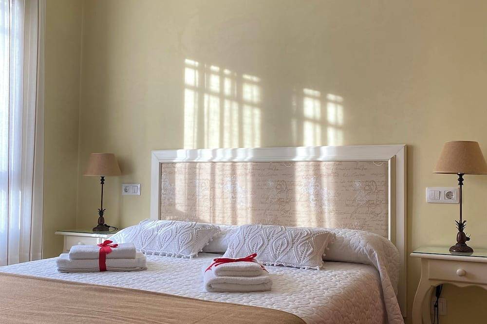 Entire apartment, Vut-5236-As 7 minutes walk from the center of Llanes with views to the Cuera in Llanes, Costa Verde (Spain)