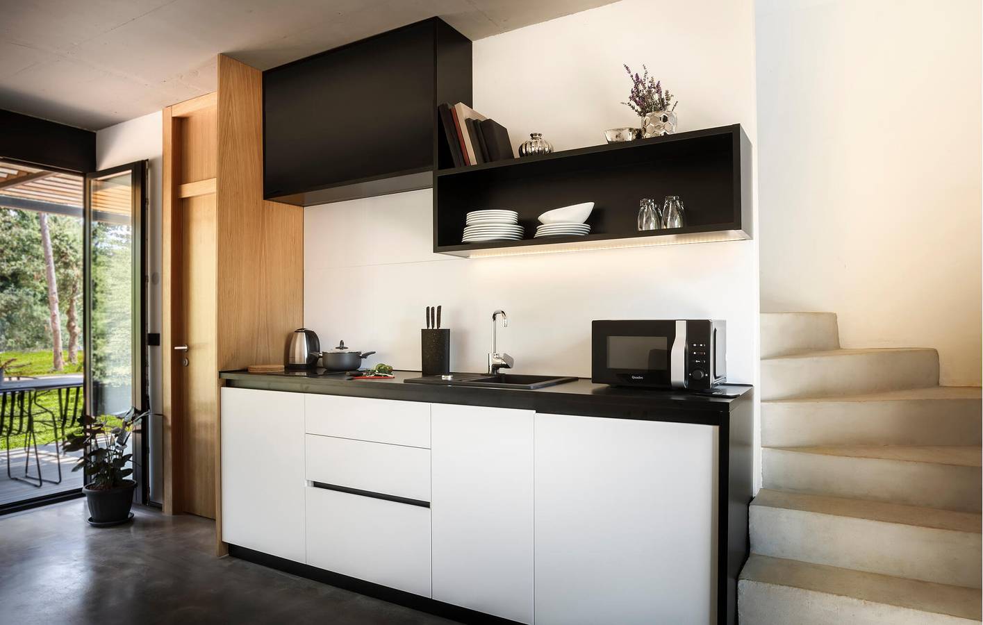 Gemütliche Familienwohnung mit Pool, Terrasse und WLAN – 2,5 km vom Strand entfernt! in Njivice, Krk