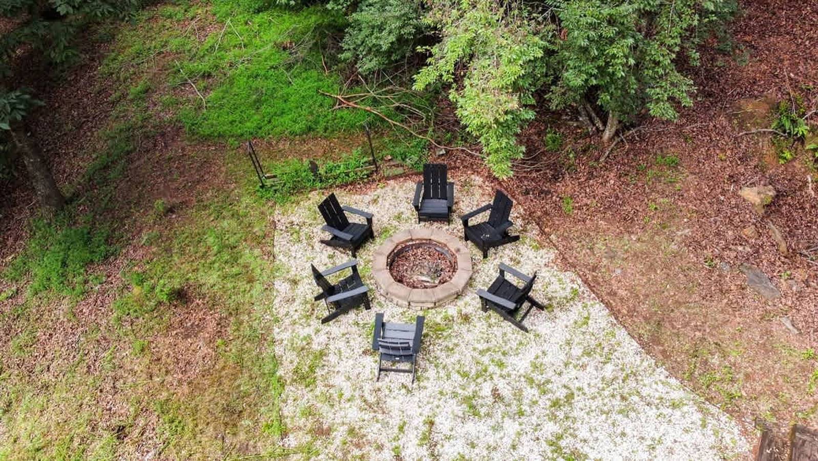 Lakefront 3Br w Private Dock Firepit Free Tix in Polk County NC