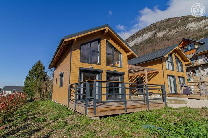 Gîte pour 5 personnes, avec Terrasse dans Saint-Thibaud-de-Couz