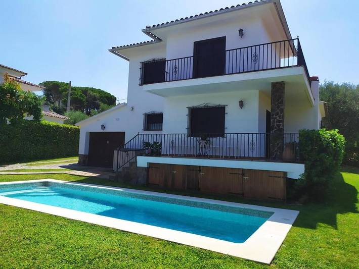 Villa pour 8 personnes, avec jardin ainsi que terrasse et piscine à Platja d'Aro - 4