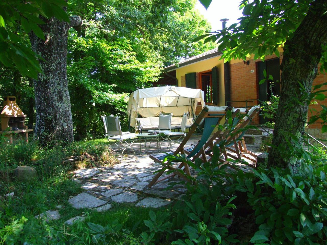 Ganze Wohnung, La Dalia' Wohnung mit Gemeinschaftspool in Sassetta, Etruskische Küste