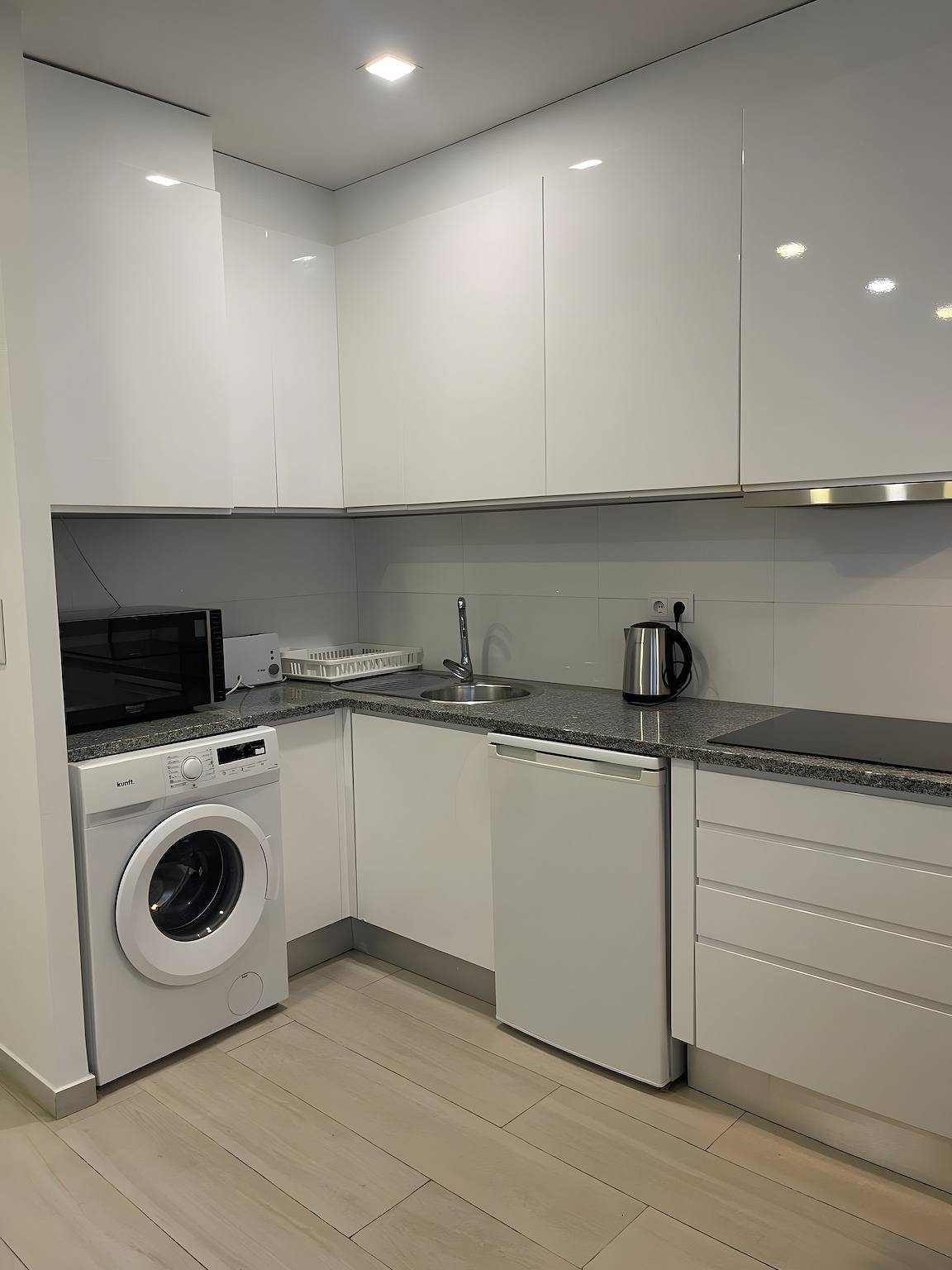 Hel lejlighed, Ferielejlighed for 5 personer med balkon in Santo Ildefonso, Porto