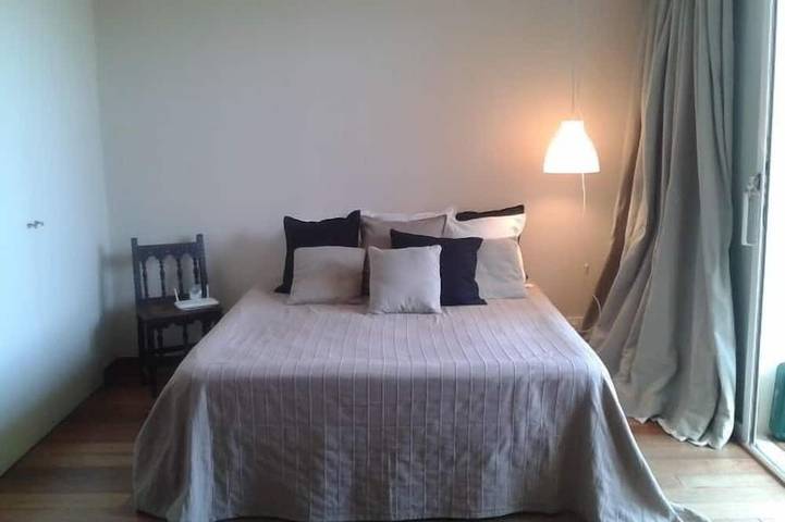 Entire apartment, Sea-front prime location in Sitges! Free wi-fi, air condit. and swimming.pool in Sitges, Garraf