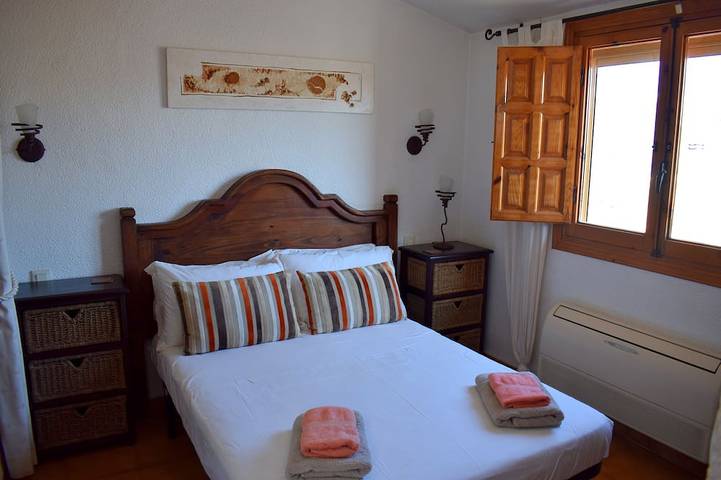 Maison de ville familiale avec 3 chambres, 2 salles de bains et piscine commune Cala Blanca, Javea in Jávea, Costa Blanca