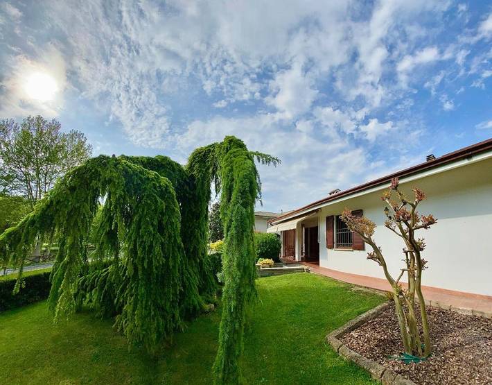 Location de vacances pour 2 personnes, avec Balcon et Terrasse ainsi que Jardin et Vue à San Benedetto Po