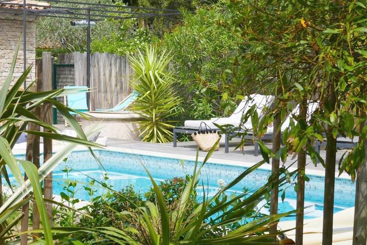 Chambre d’hôte pour 2 personnes, avec piscine ainsi que jardin et terrasse à Saint-Tropez - 2