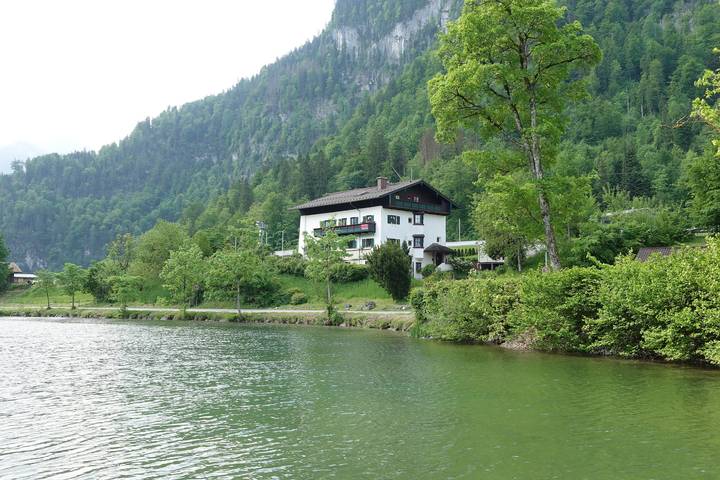 Gîte pour 2 personnes, avec vue sur le lac et jardin dans Konigssee