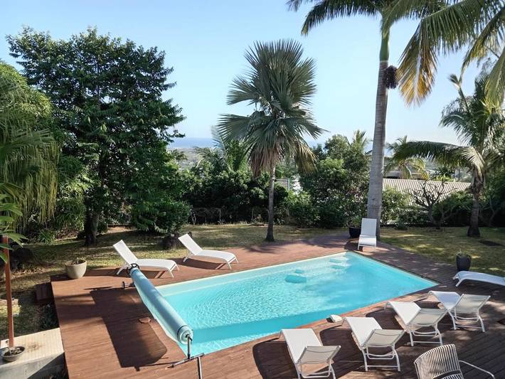 Location de vacances pour 12 personnes, avec piscine ainsi que jardin et vue dans Bois de Nèfles - 4