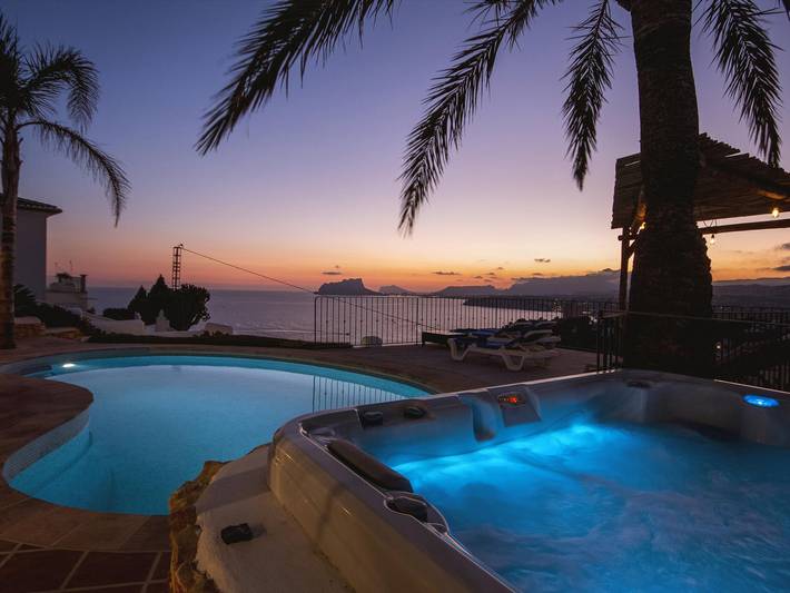 Chalet para 4 personas, con jacuzzi además de terraza y jardín, Se admiten mascotas en Marina Alta - 2