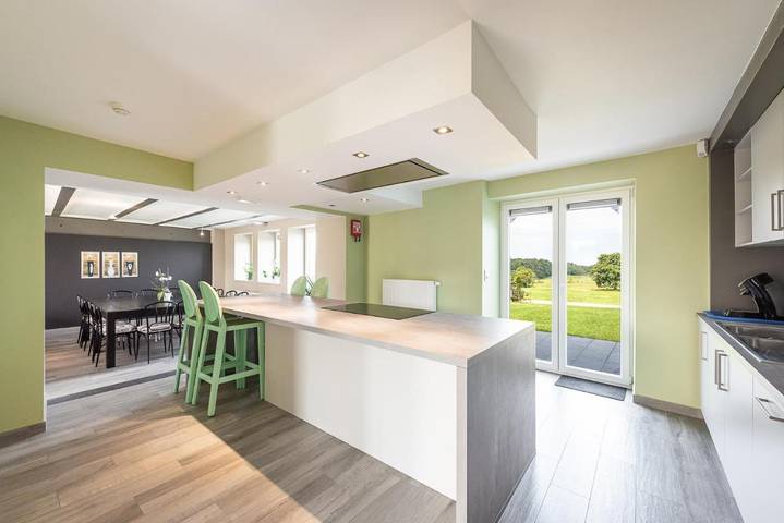 Location de vacances pour 14 personnes, avec jardin ainsi que sauna et jacuzzi dans Banneux - 2