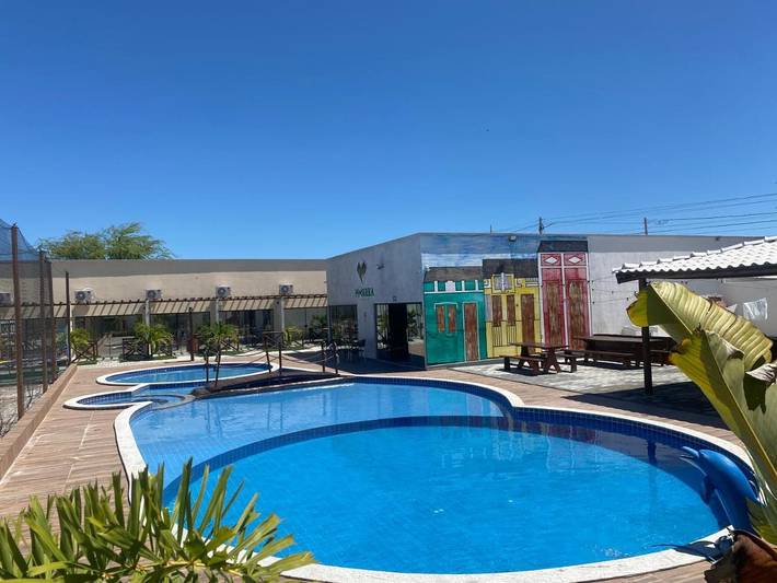 Pousadas para 2 pessoas, com piscina infantil e jardim e ainda piscina em Piranha
