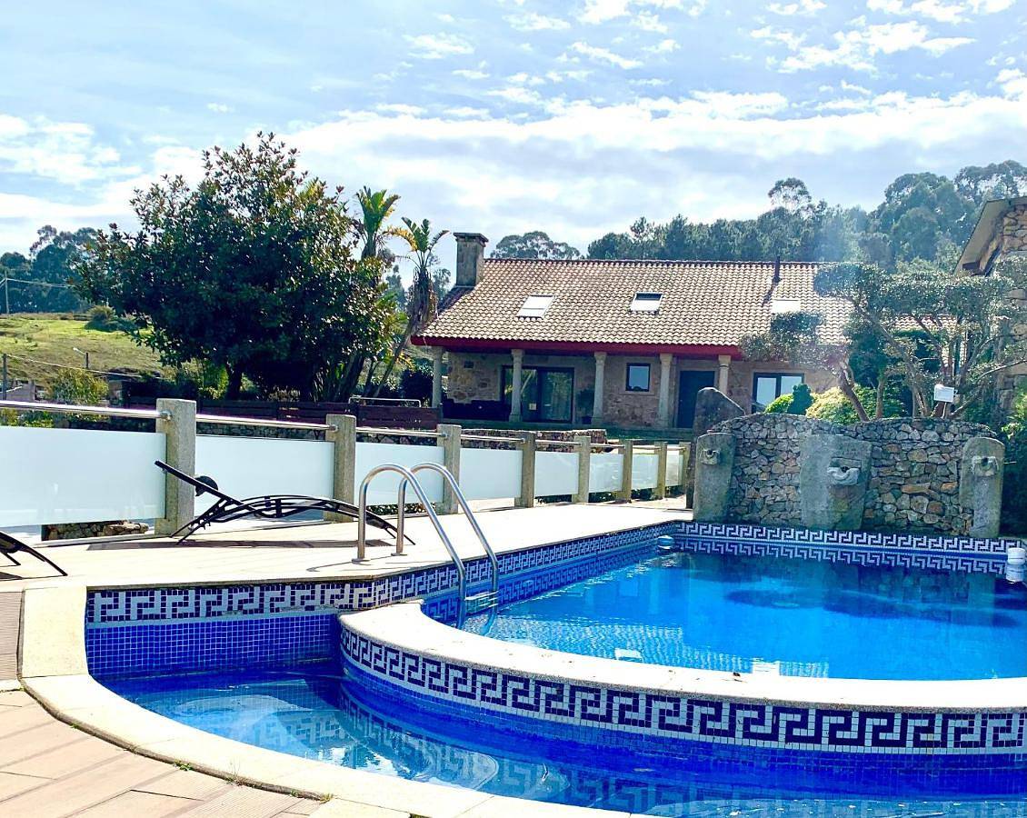Villa Raices. Agradable casa con piscina in Baiona, Costa de Galicia