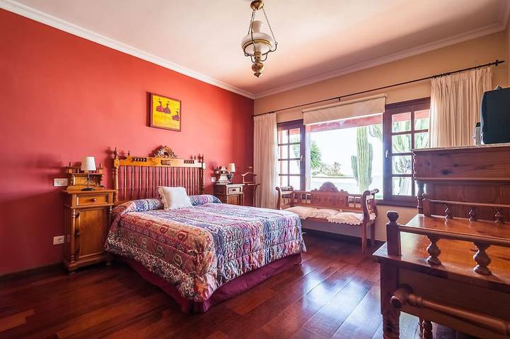 Gelegenheit! Prächtige Villa direkt am Meer in Playa del Cable, Arrecife
