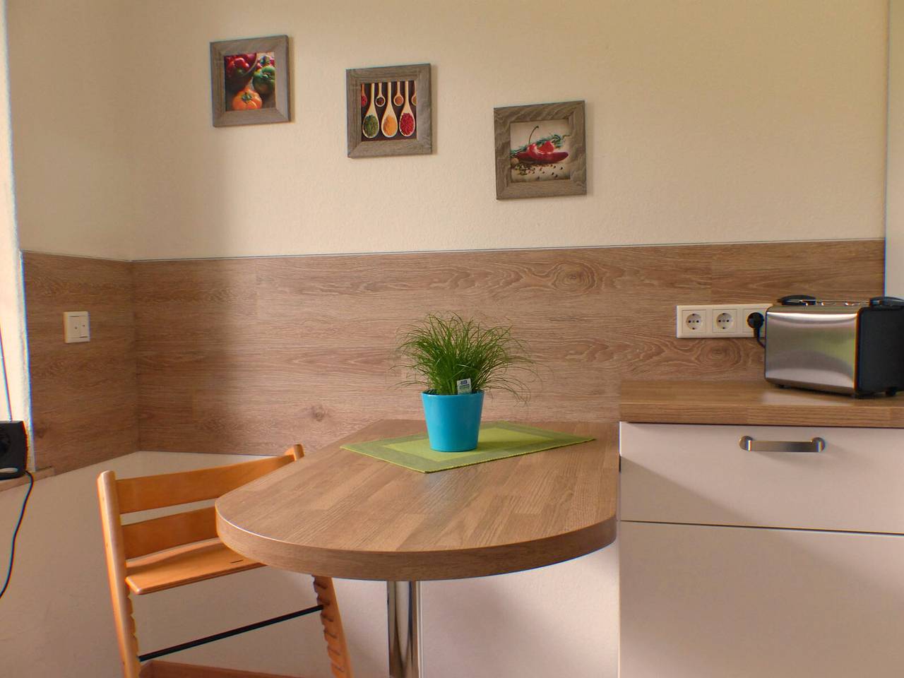 Ganze Wohnung, Ferienwohnung 'Am Lerchenweg' mit privater Terrasse, Garten und Wlan in Körbecke, Möhnesee